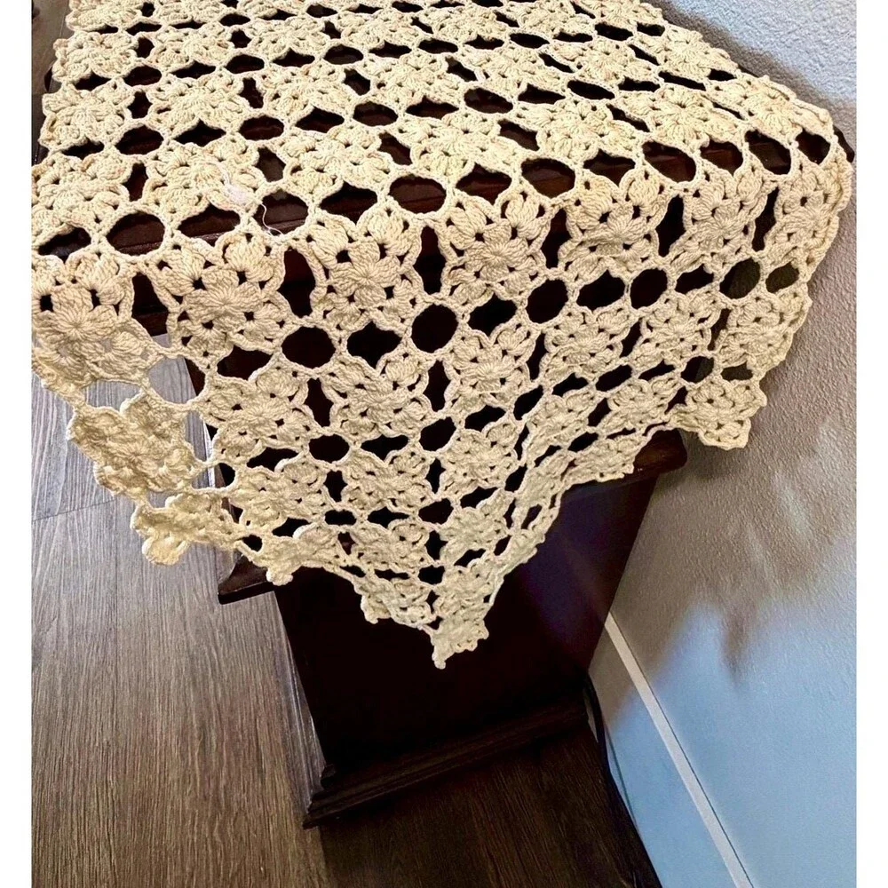 Vintage Cream Crochet Table Runner, Floral Openwork, Cottagecore Grannycore Deco